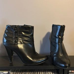 Black heeled booties